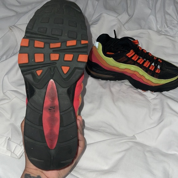 Nike Air Max ‘95 - Picture 2 of 2